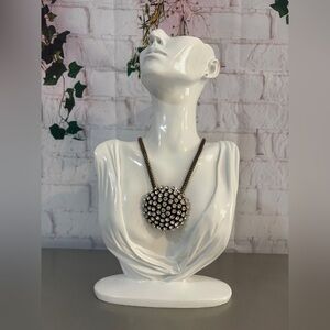 High end European made Elegant gold and White Pendant Necklace💛💛